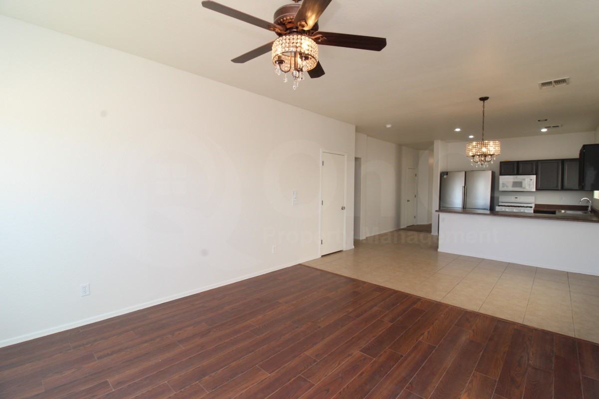 1407 S 7th St - Photo 5 of 21