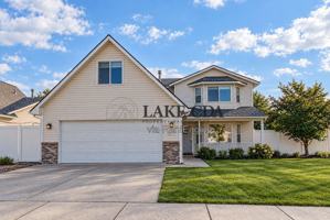 featured image of 2675 W Beth Loop