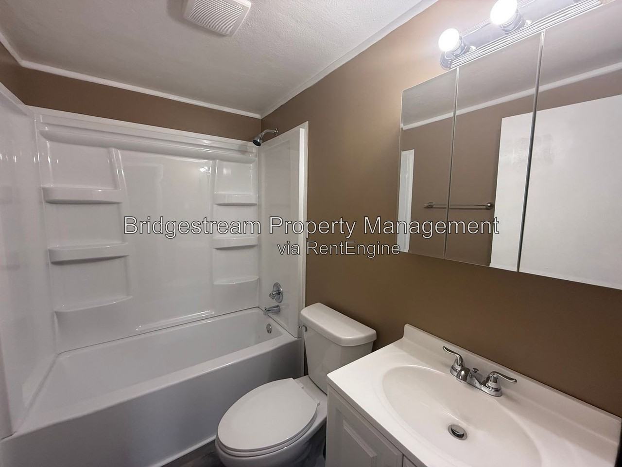 156 Forest St - Photo 6 of 6