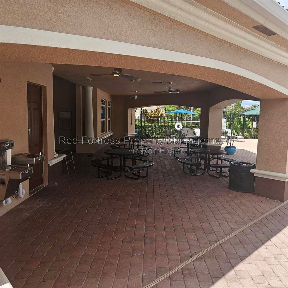 9521 Roundstone Cir - Photo 4 of 17
