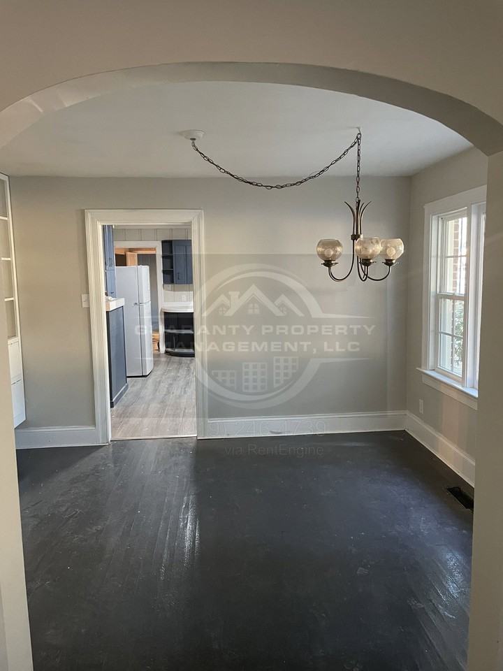 1512 Rose St - Photo 4 of 34