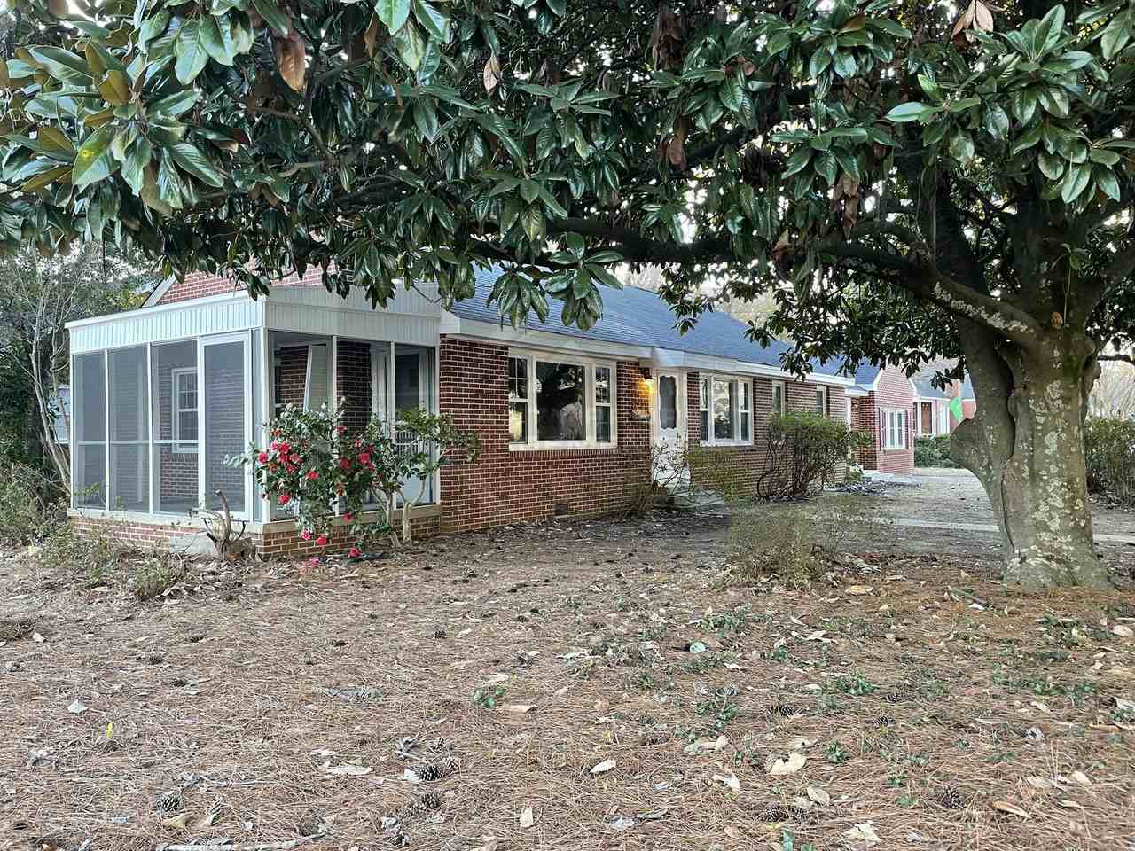 1512 Rose St - Photo 5 of 34