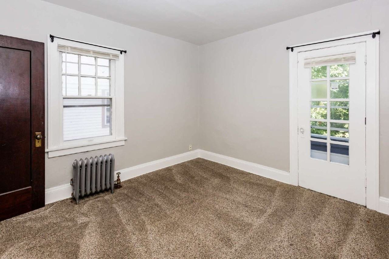 3147 E Derbyshire Rd - Photo 2 of 20