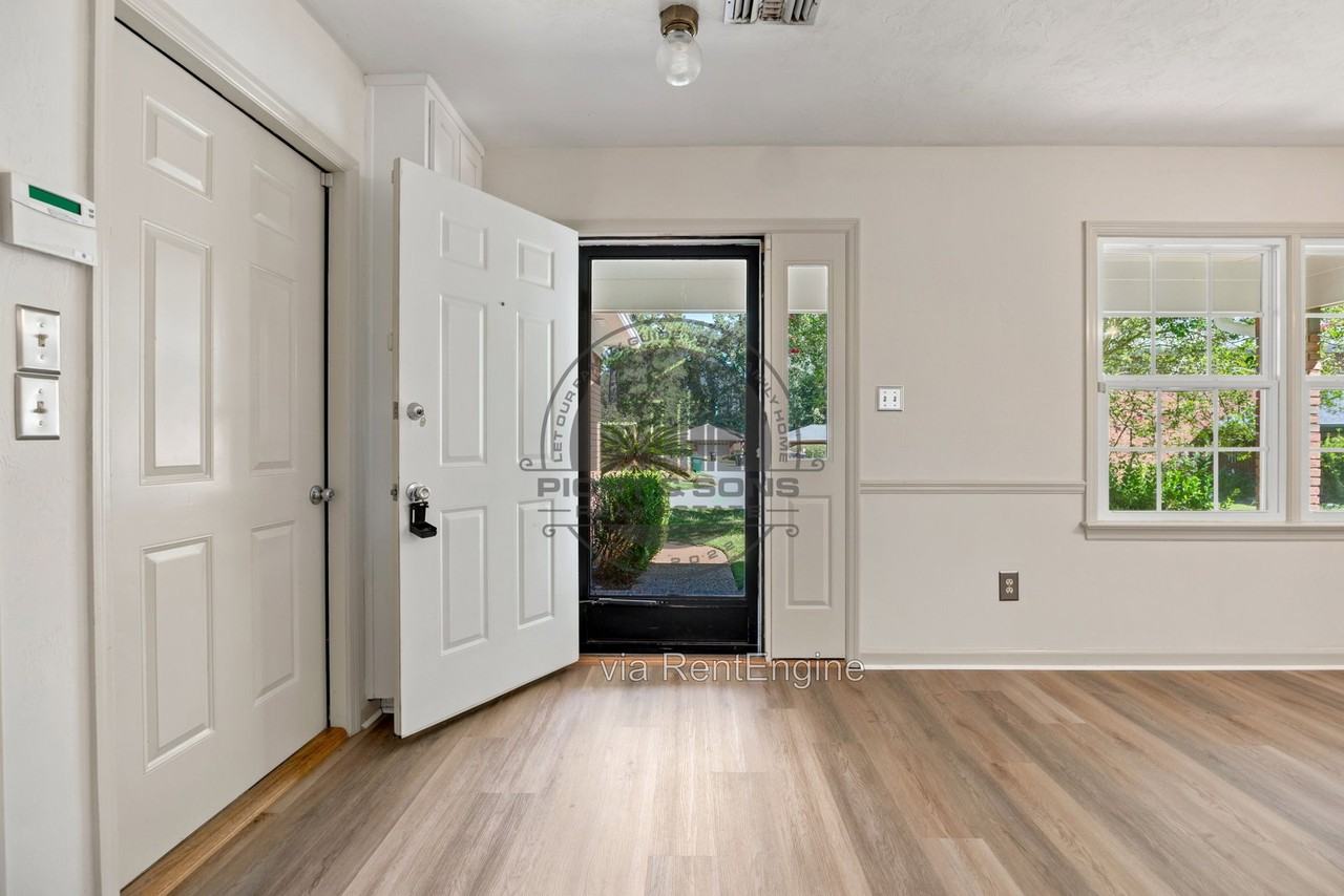 3301 Lemoyne Ct - Photo 3 of 32