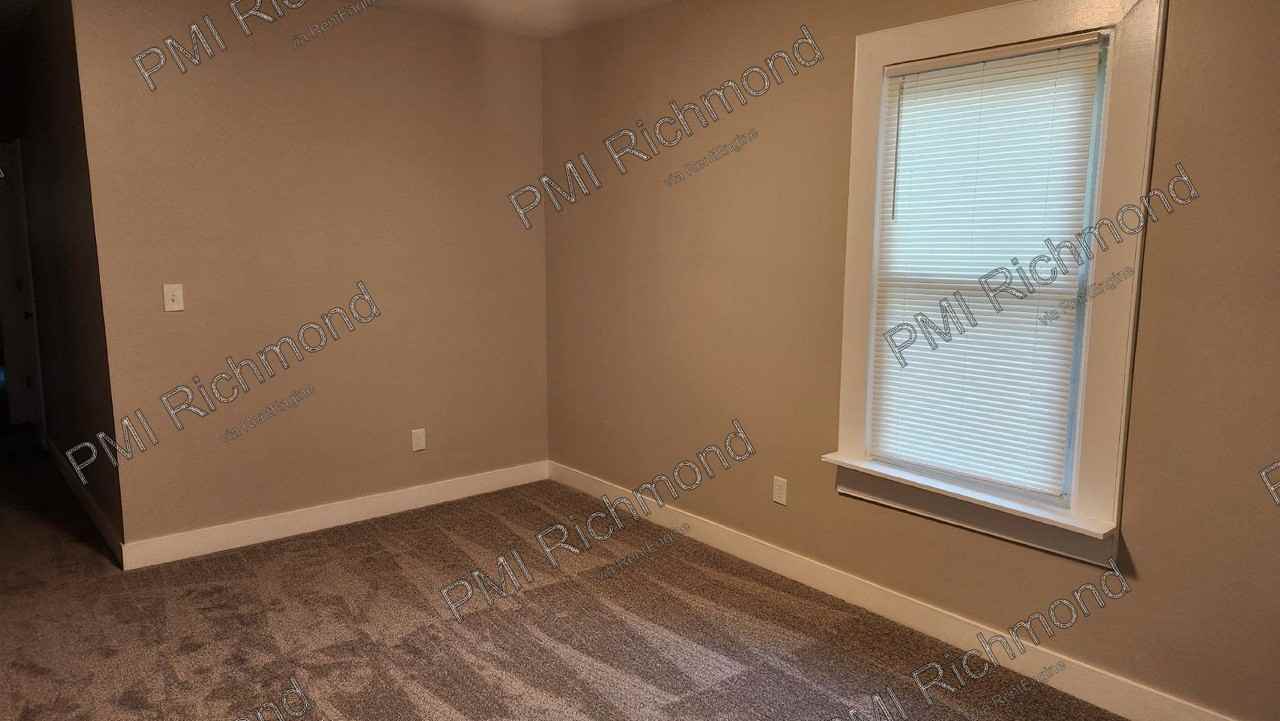 24 A P Hill Ave - Photo 4 of 18
