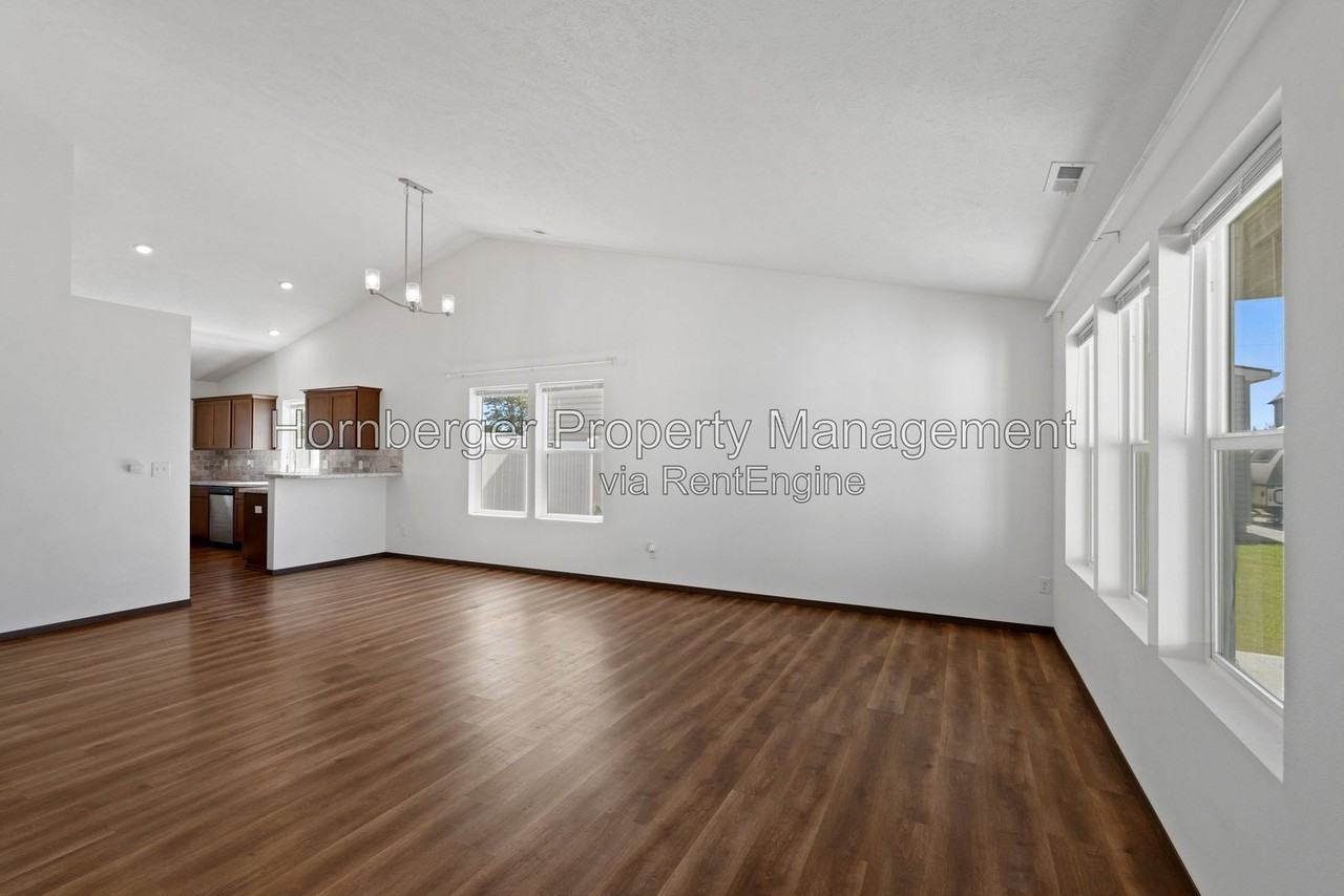 10326 W Salmonberry Rd - Photo 2 of 27