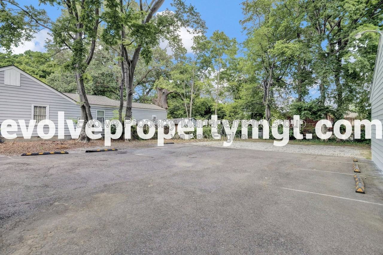 2966 Yale Ave #2 - Photo 4 of 16