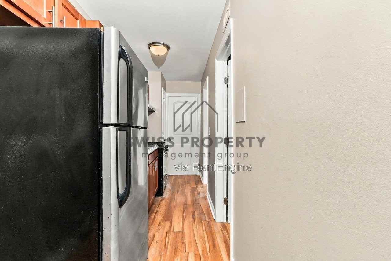 2218 N 4th St #10 - Photo 7 of 20