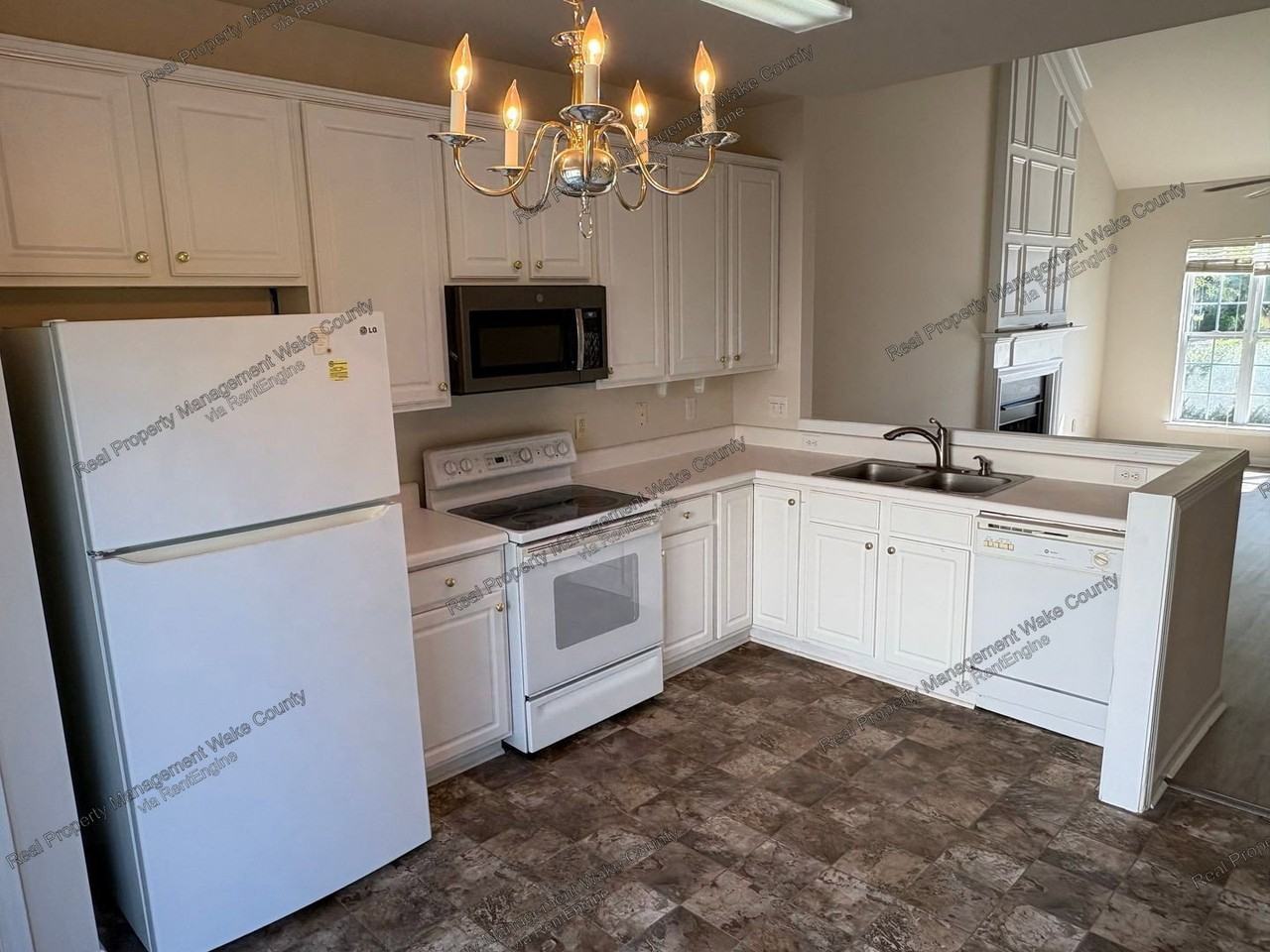 100 Caraleigh Ct - Photo 5 of 41