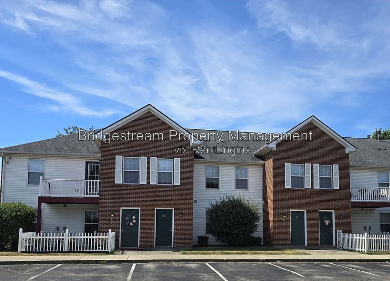 148 Colonial Cir - Photo 2 of 2