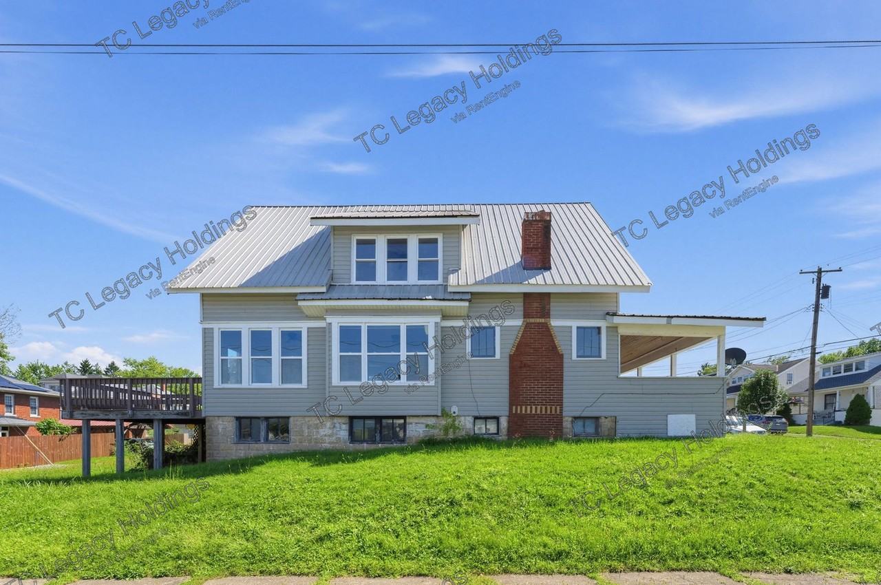 700 Maryland Ave - Photo 2 of 34
