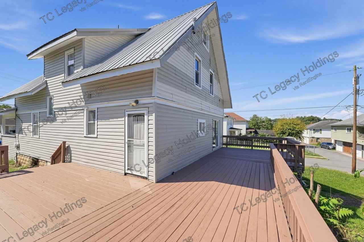 700 Maryland Ave - Photo 4 of 34