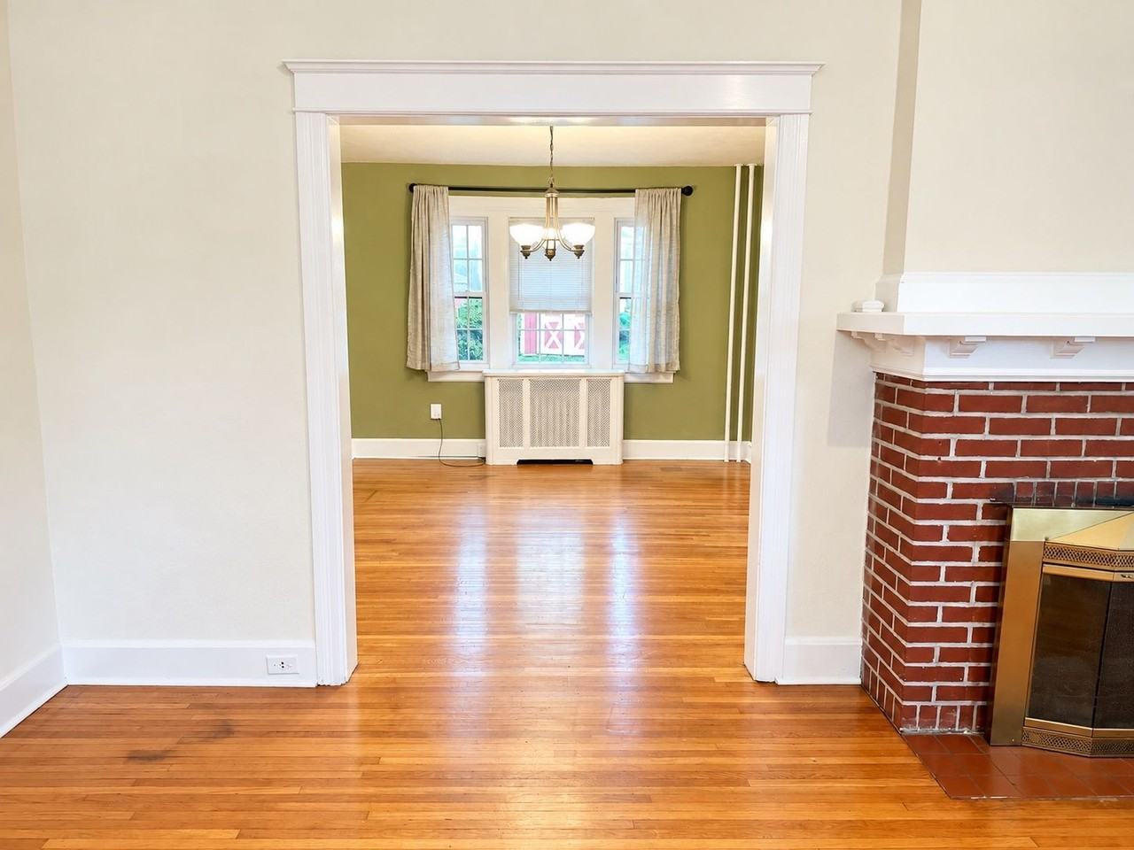 1517 Garfield Ave - Photo 5 of 29