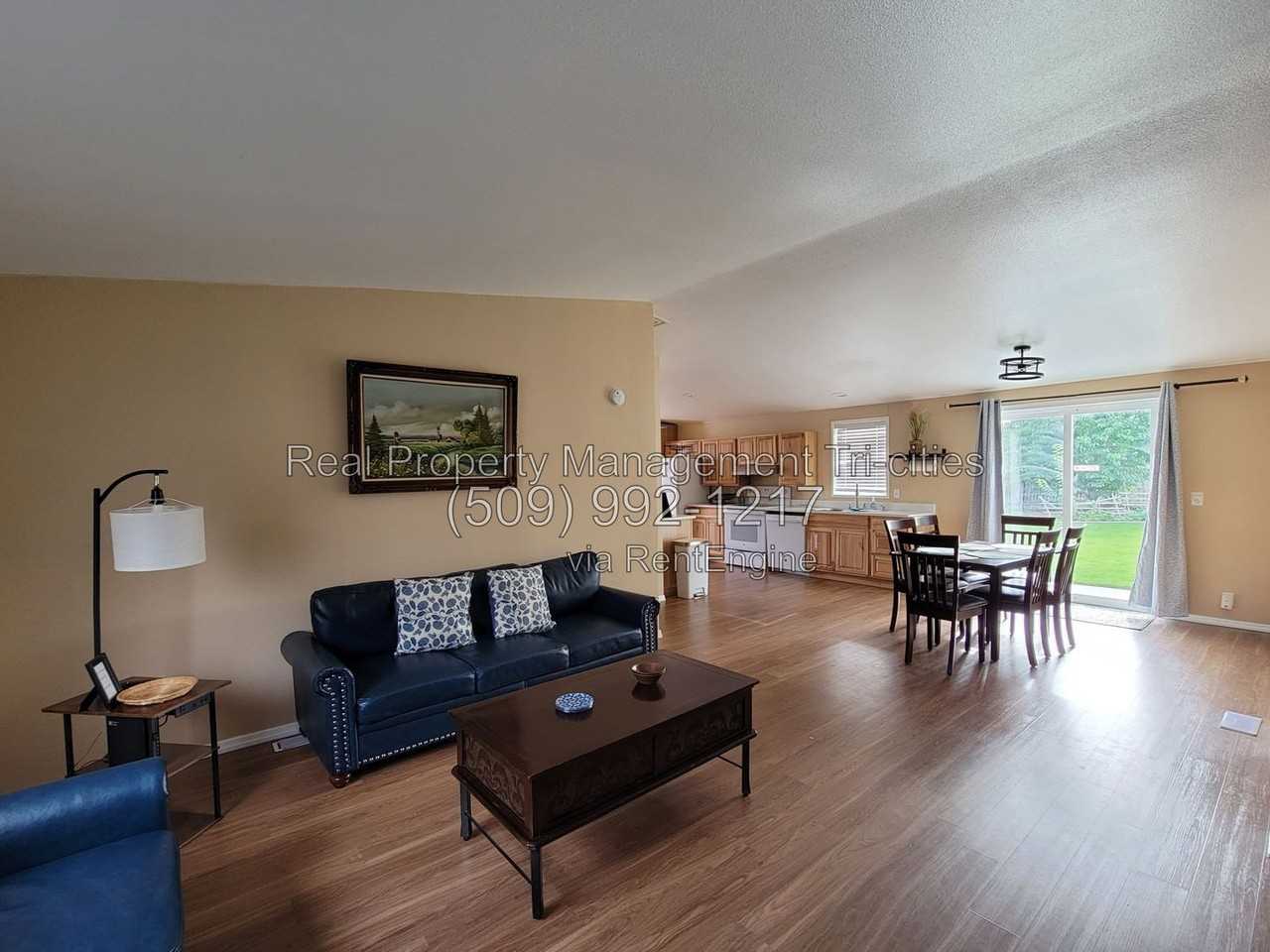 557 Laurelbrook Ct - Photo 2 of 14
