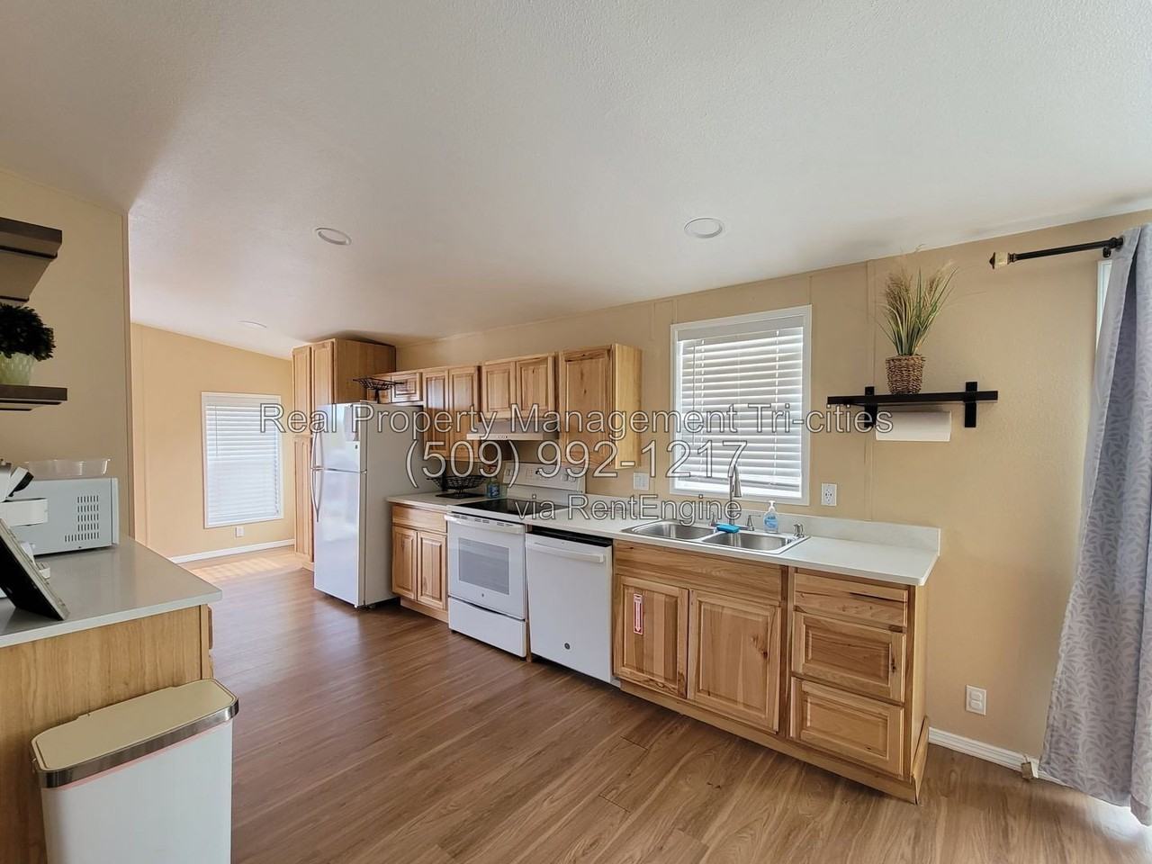557 Laurelbrook Ct - Photo 3 of 14