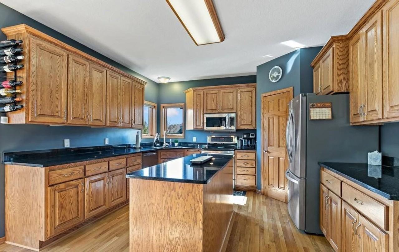 15561 Yakima St Nw - Photo 3 of 42