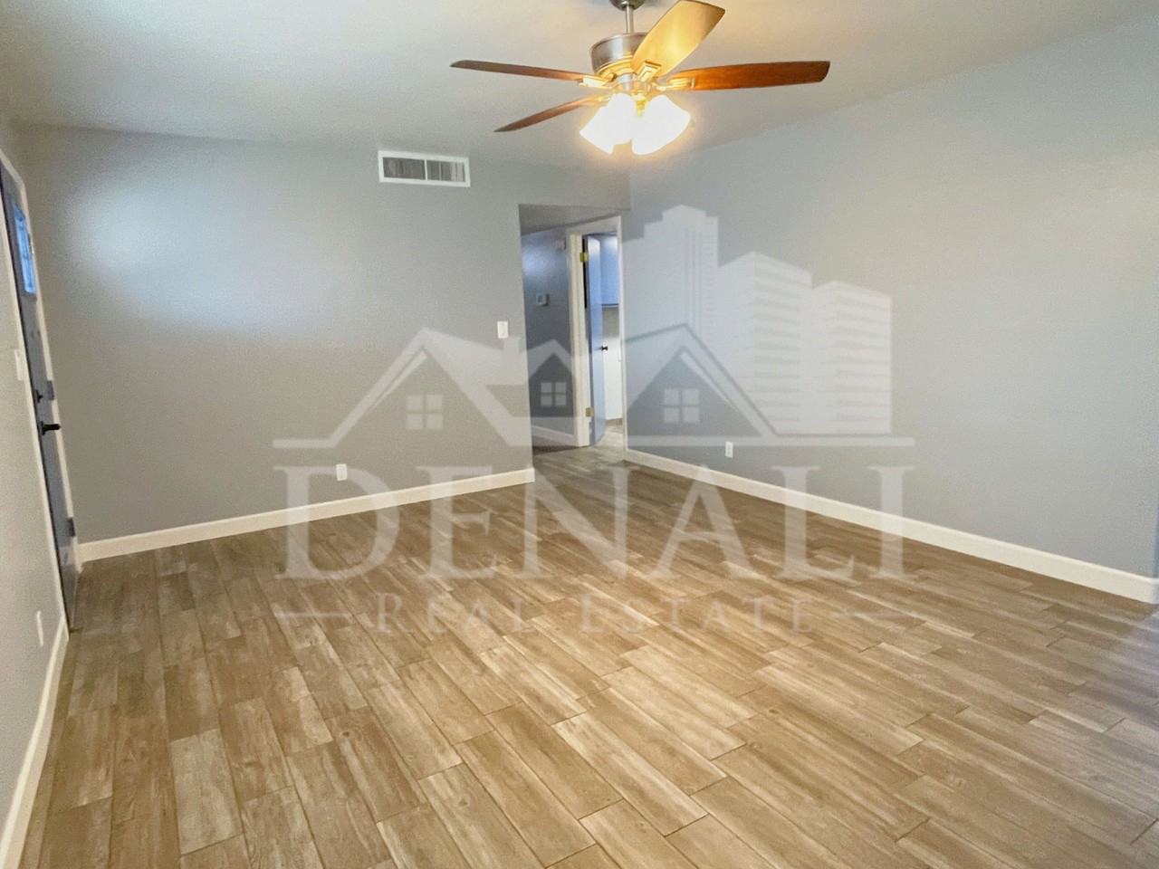 1646 E Jarvis Ave - Photo 3 of 33