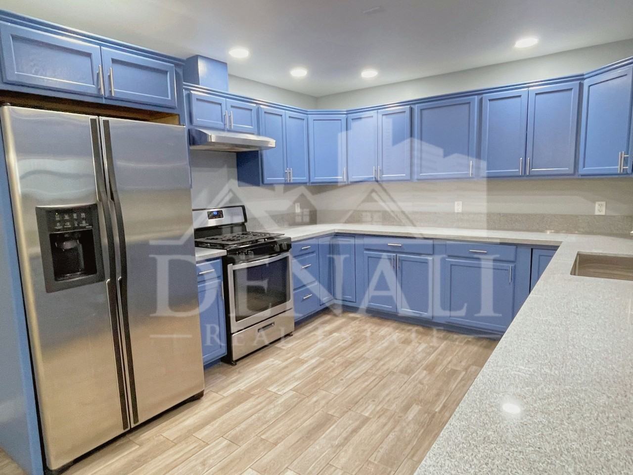 1646 E Jarvis Ave - Photo 5 of 33