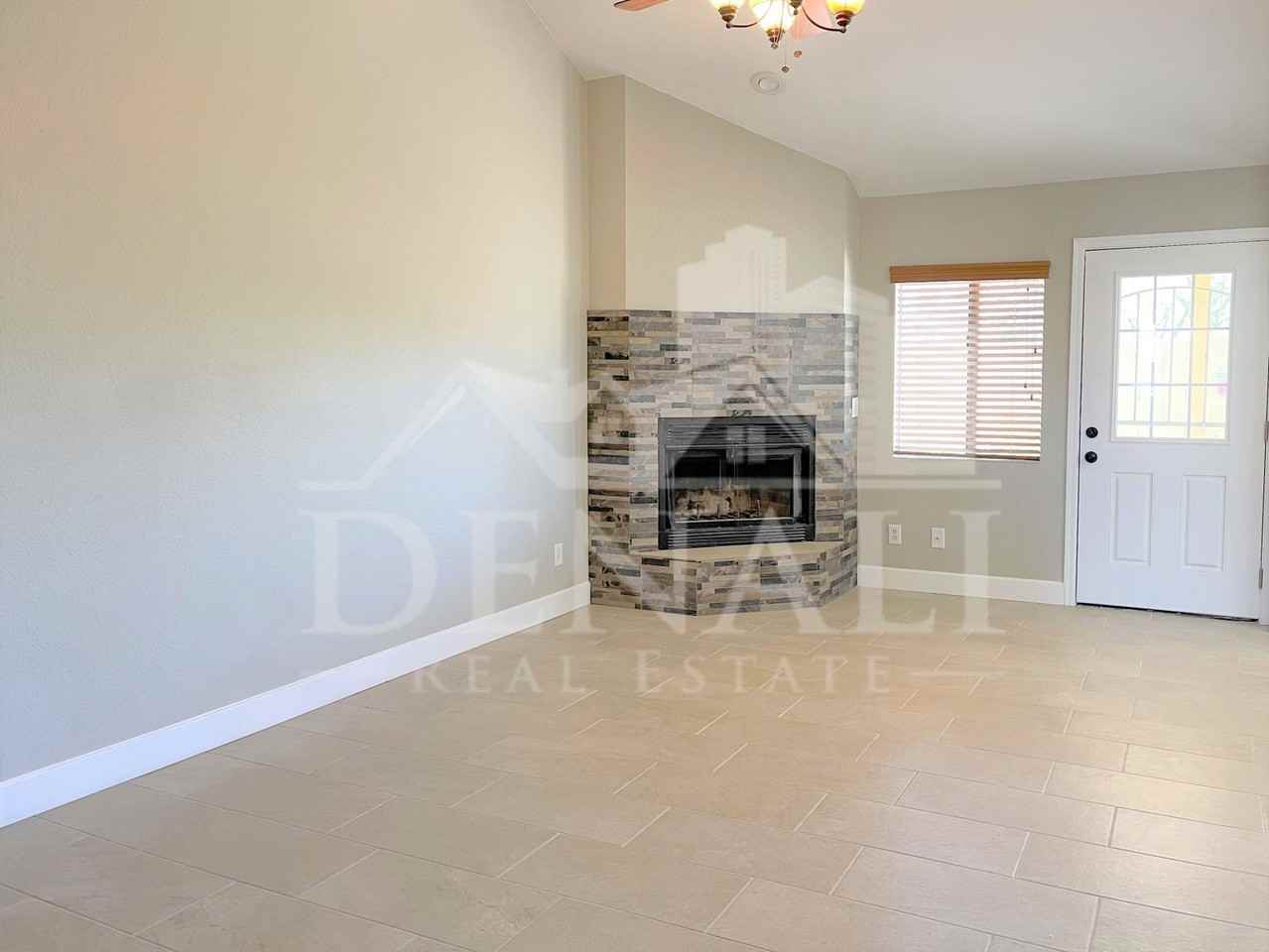 10235 N 31st St #11 - Photo 2 of 23
