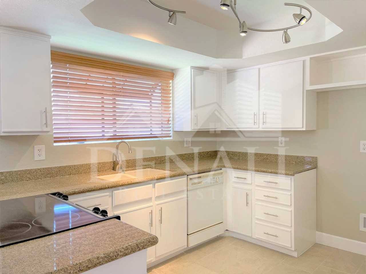 10235 N 31st St #11 - Photo 3 of 23