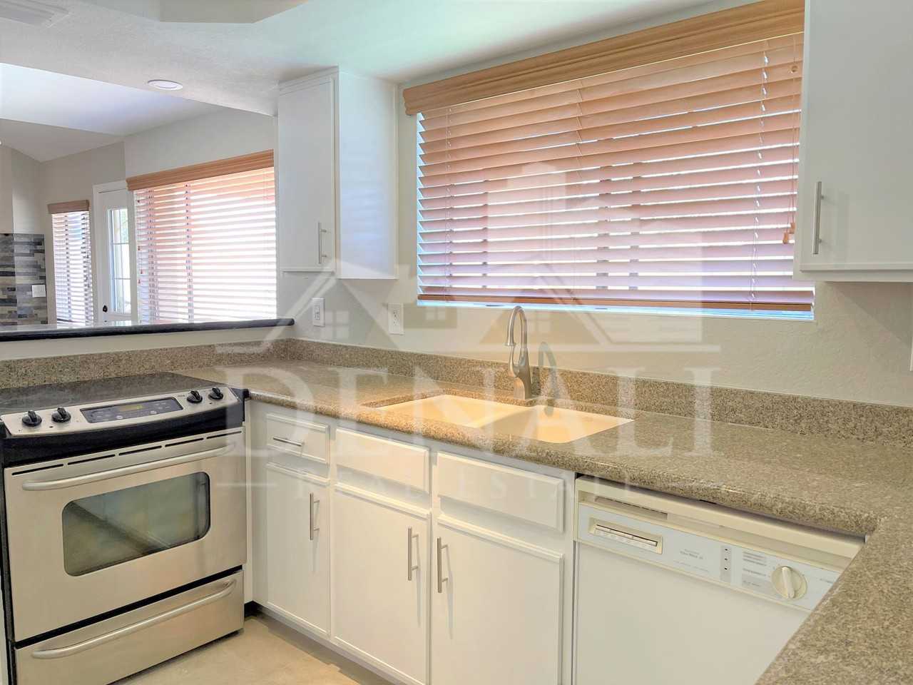10235 N 31st St #11 - Photo 6 of 23