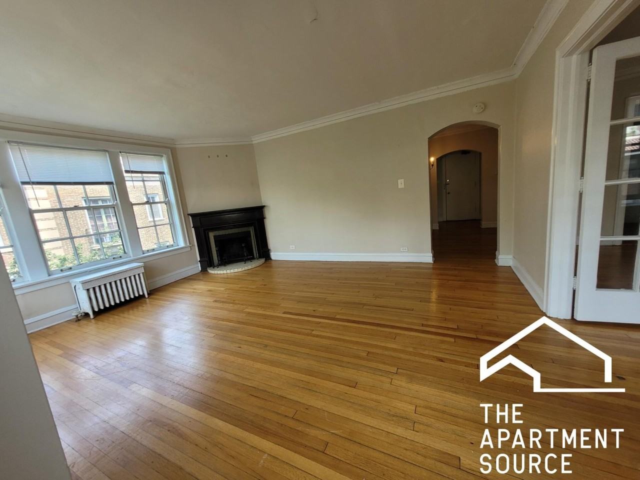 913 Elmwood Ave #C2 - Photo 6 of 11