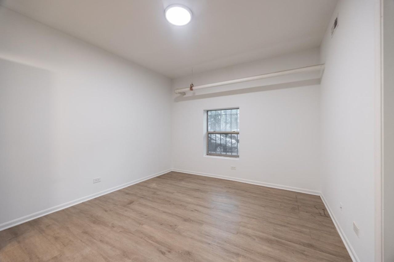 5054 N Winthrop Ave #101 - Photo 6 of 13