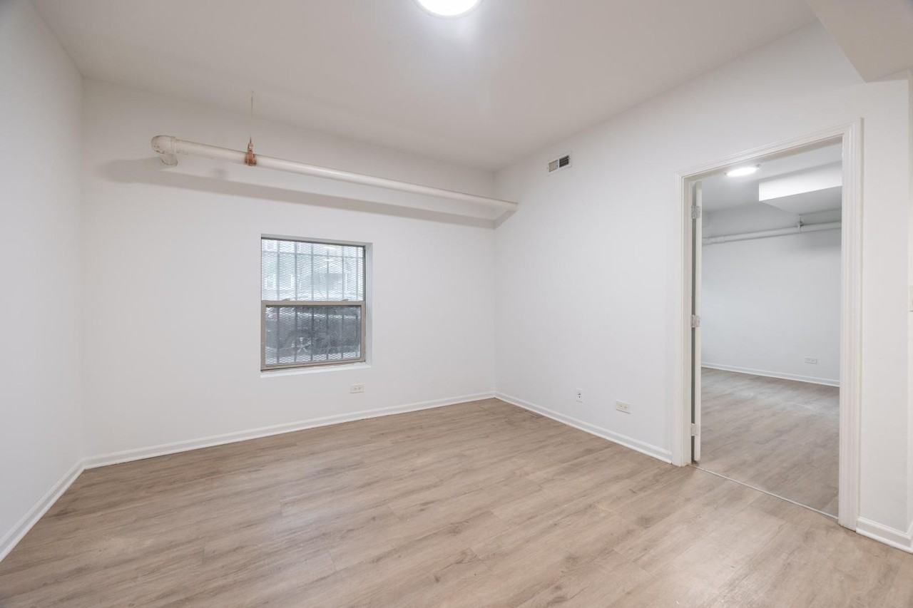 5054 N Winthrop Ave #101 - Photo 7 of 13
