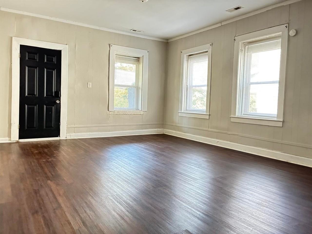 309 Houston St - Photo 4 of 21