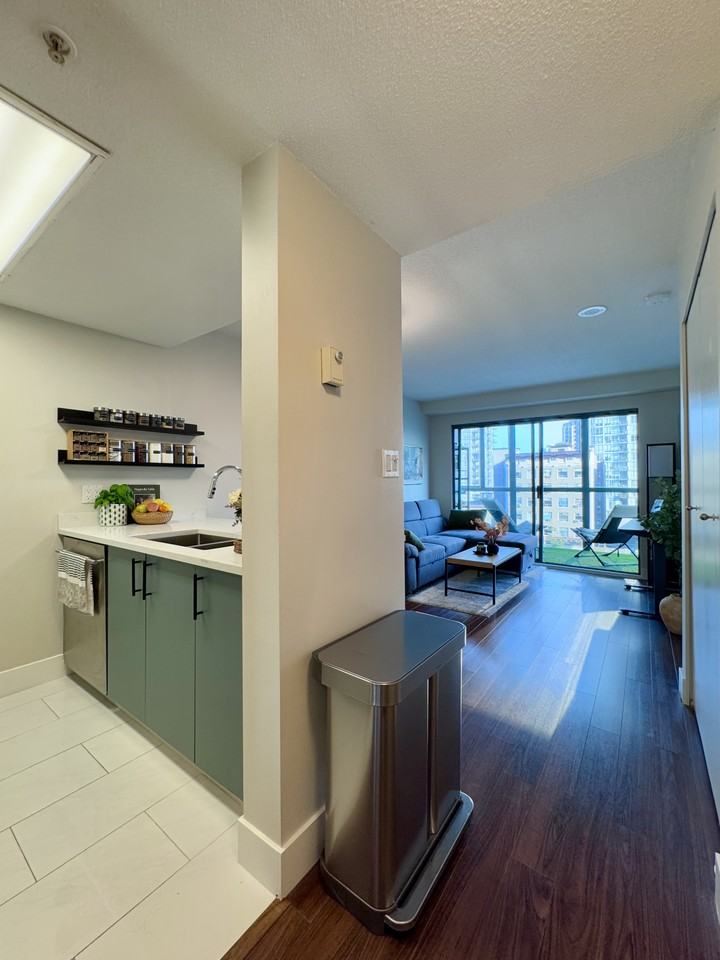 1188 Howe St #505 - Photo 4 of 20