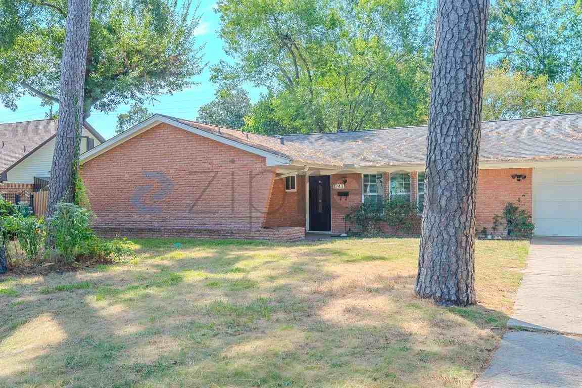 1243 Lehman St - Photo 2 of 28