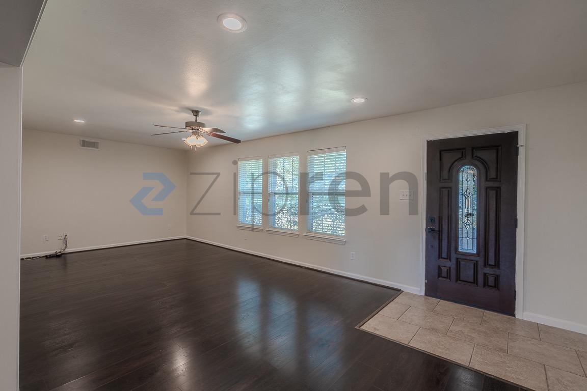 1243 Lehman St - Photo 5 of 28