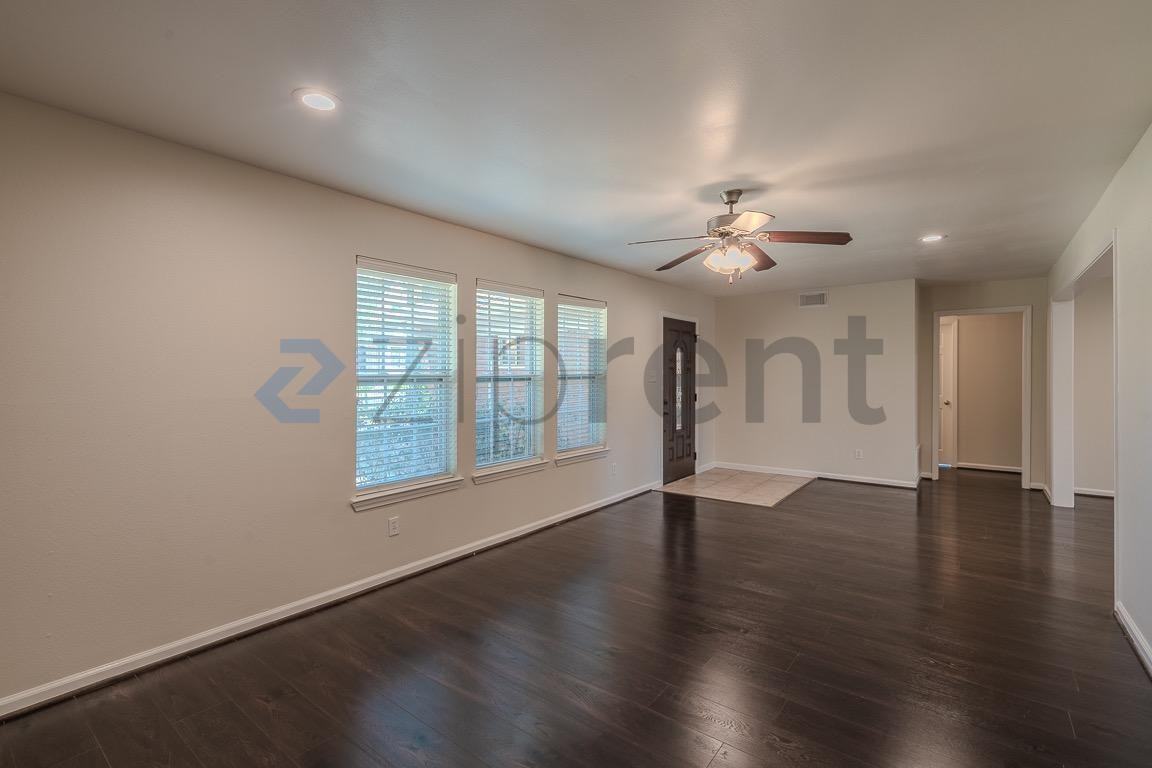 1243 Lehman St - Photo 6 of 28