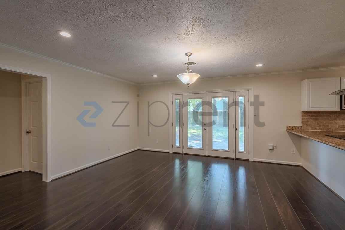 1243 Lehman St - Photo 7 of 28