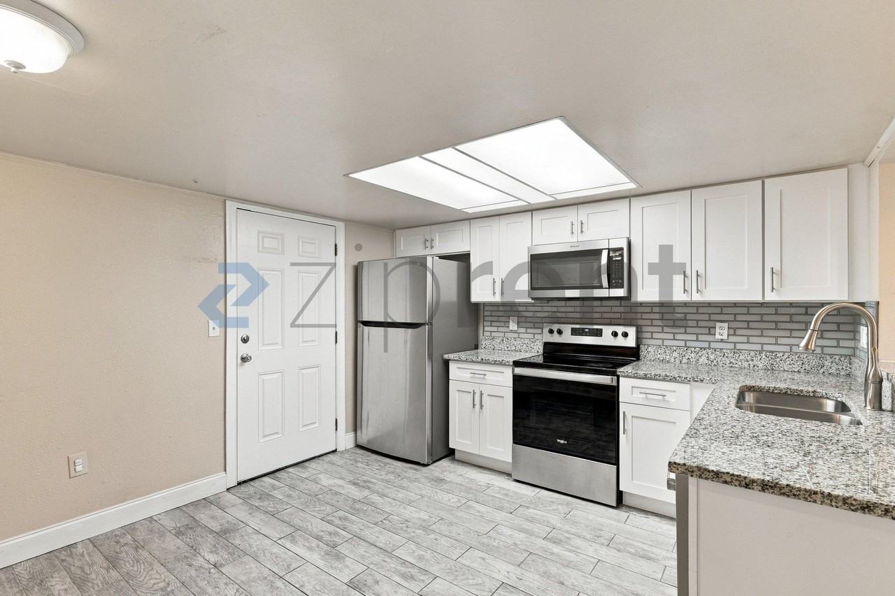 12312 Fox Hound Ln - Photo 5 of 19