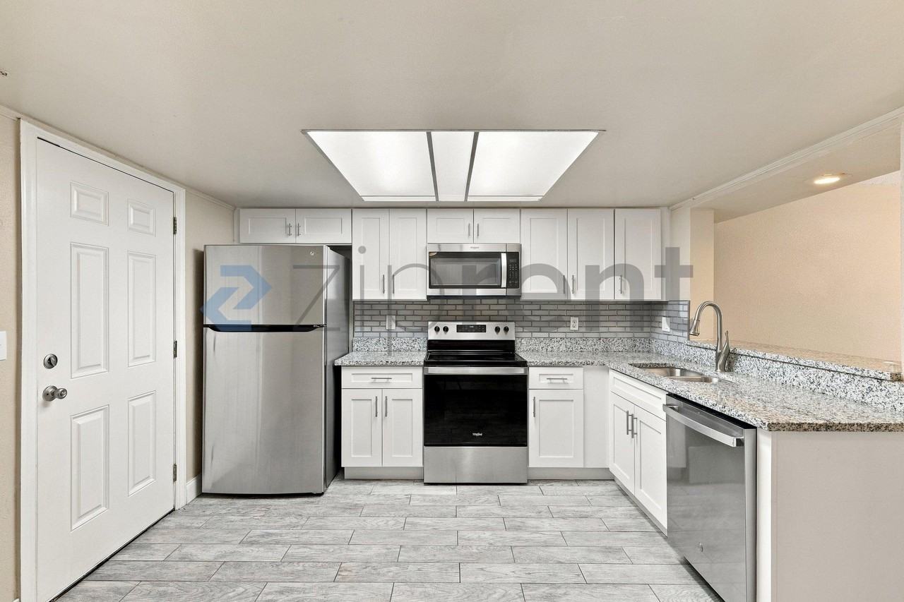 12312 Fox Hound Ln - Photo 6 of 19