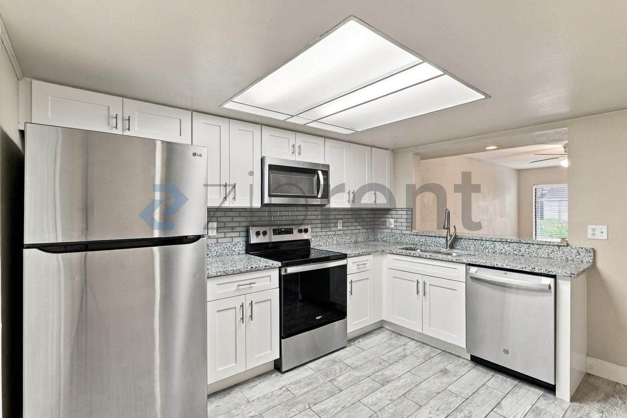 12312 Fox Hound Ln - Photo 7 of 19