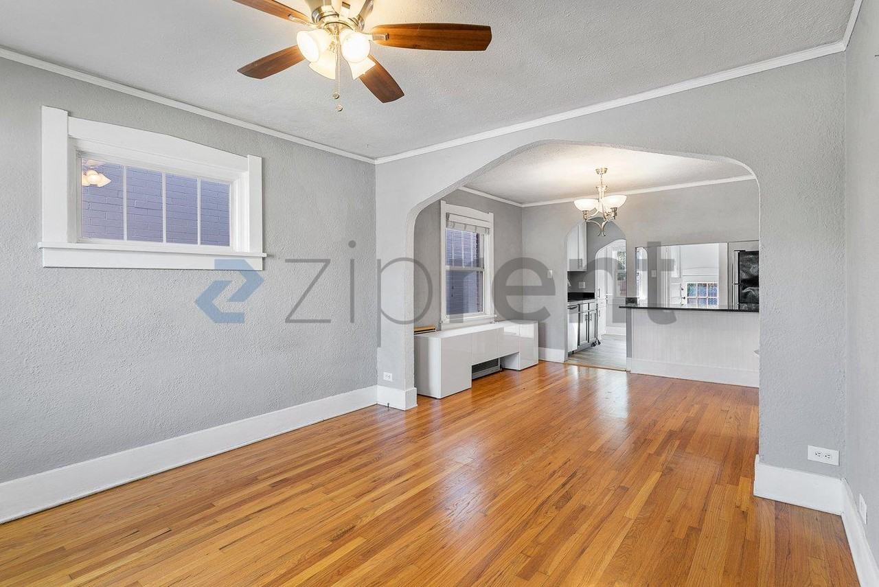 645 S Lincoln St - Photo 7 of 33