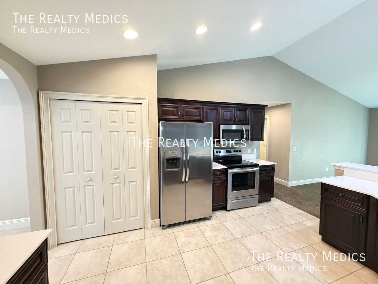 14055 Sw 34th Terrace Rd - Photo 5 of 24