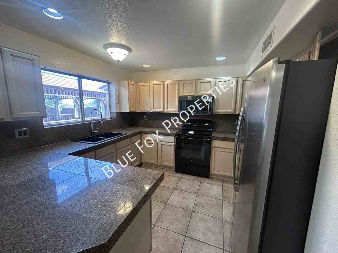 5257 W Bobwhite Way - Photo 2 of 38
