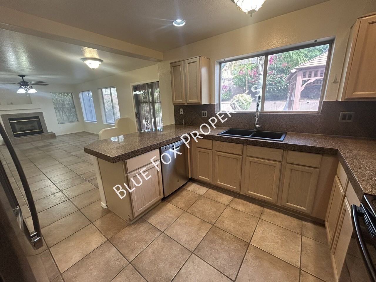 5257 W Bobwhite Way - Photo 5 of 38