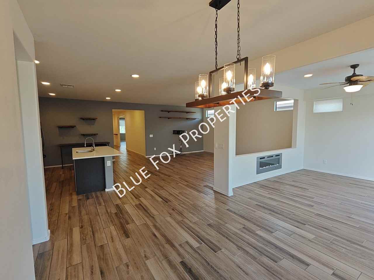 11128 W Fountain View Dr - Photo 2 of 35