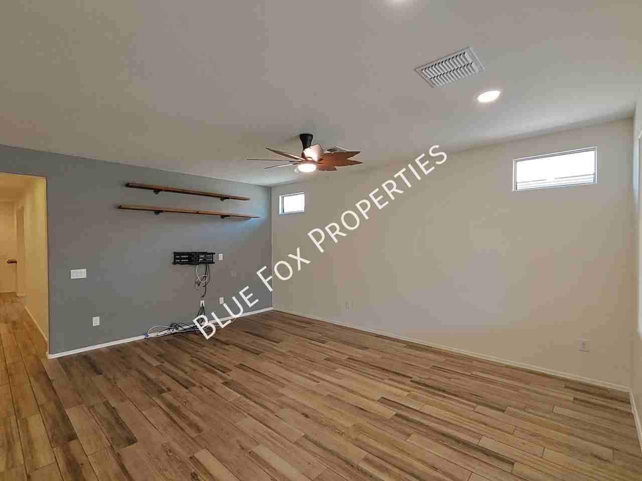 11128 W Fountain View Dr - Photo 3 of 35