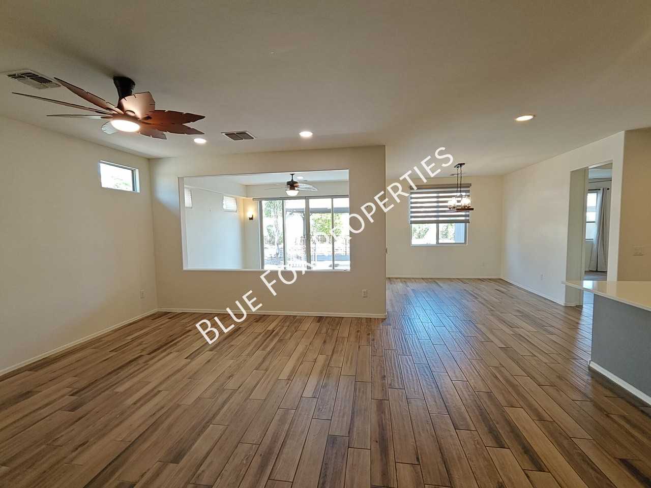 11128 W Fountain View Dr - Photo 4 of 35