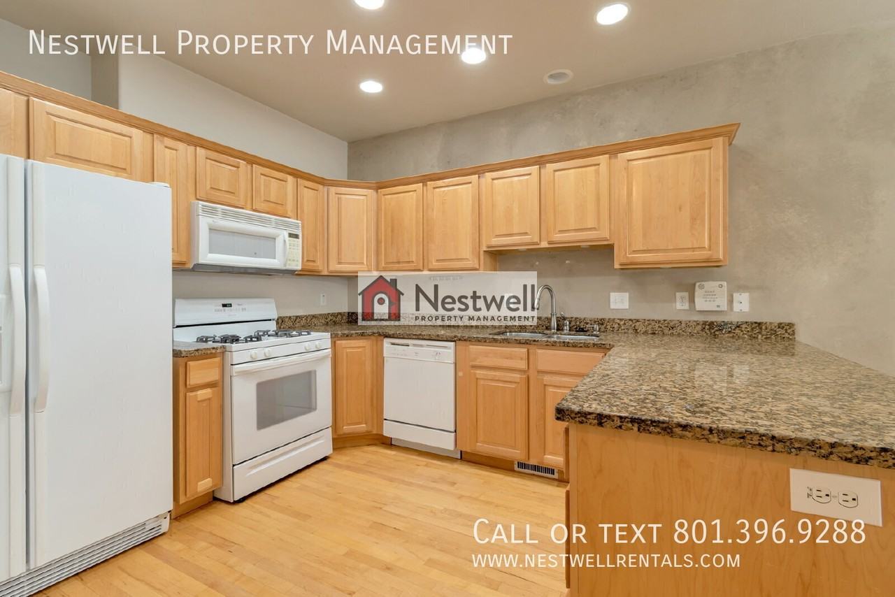 1364 E Old Maple Ct - Photo 3 of 28
