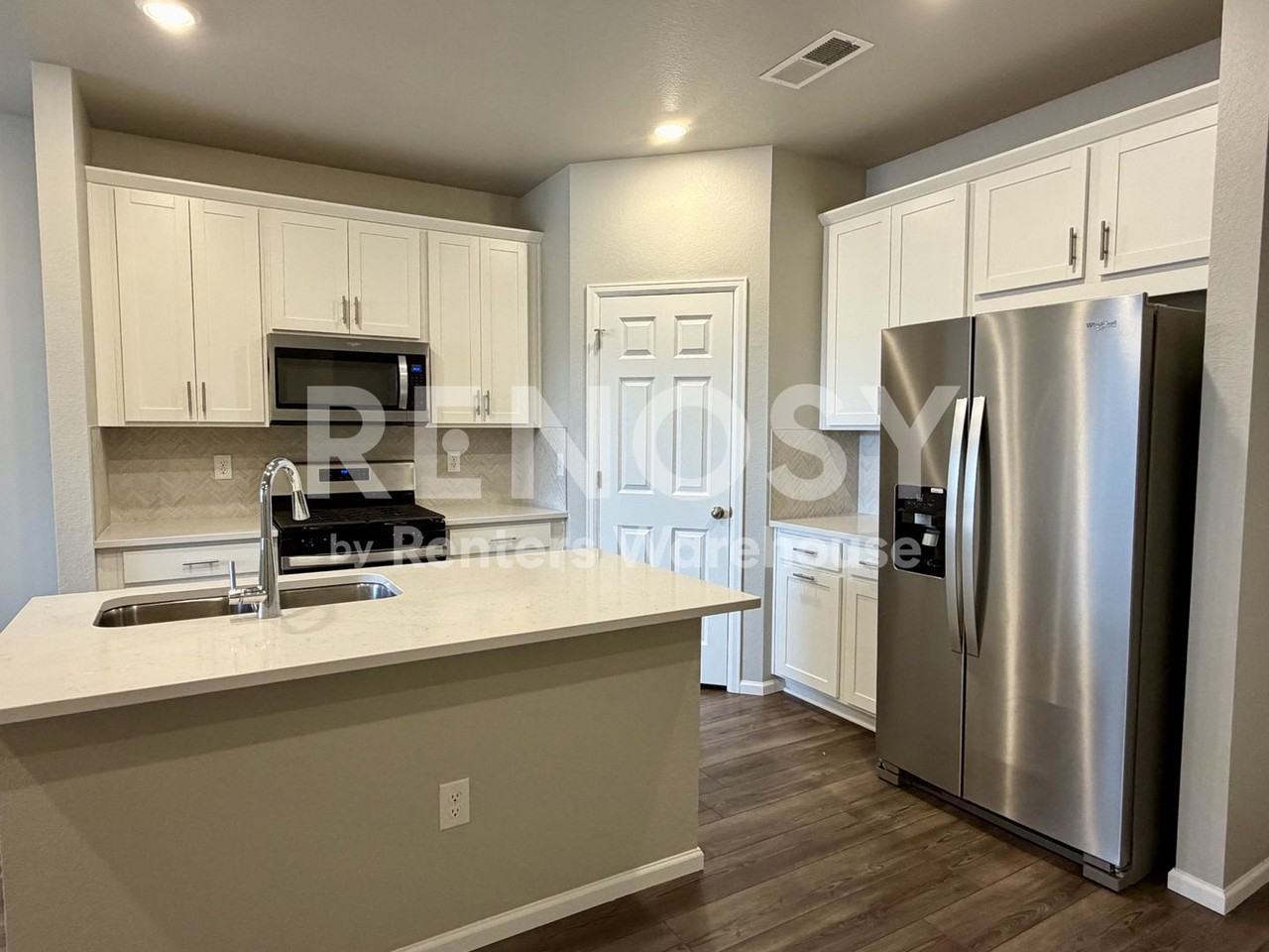 11352 W Grand Dr - Photo 5 of 21
