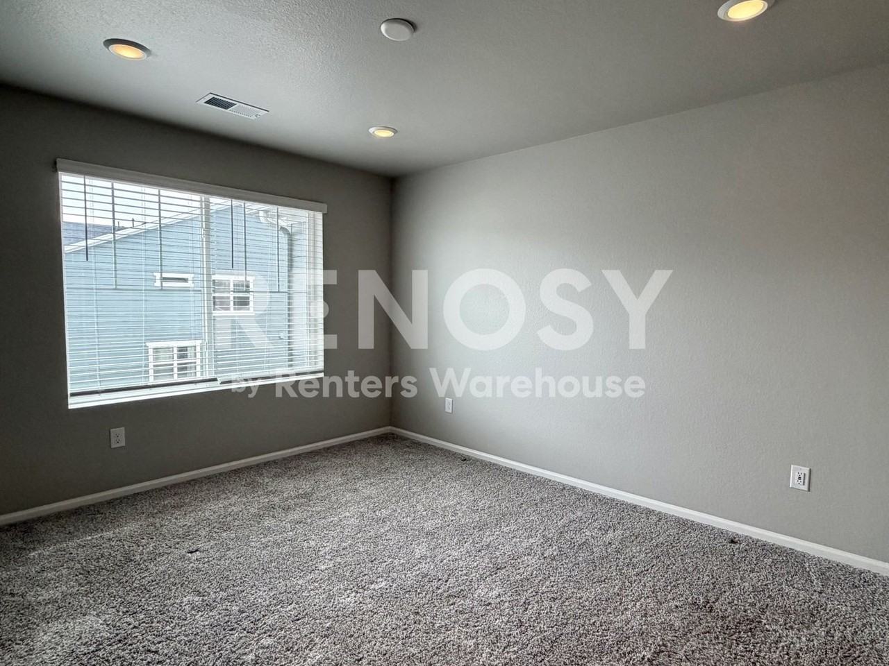 11352 W Grand Dr - Photo 7 of 21