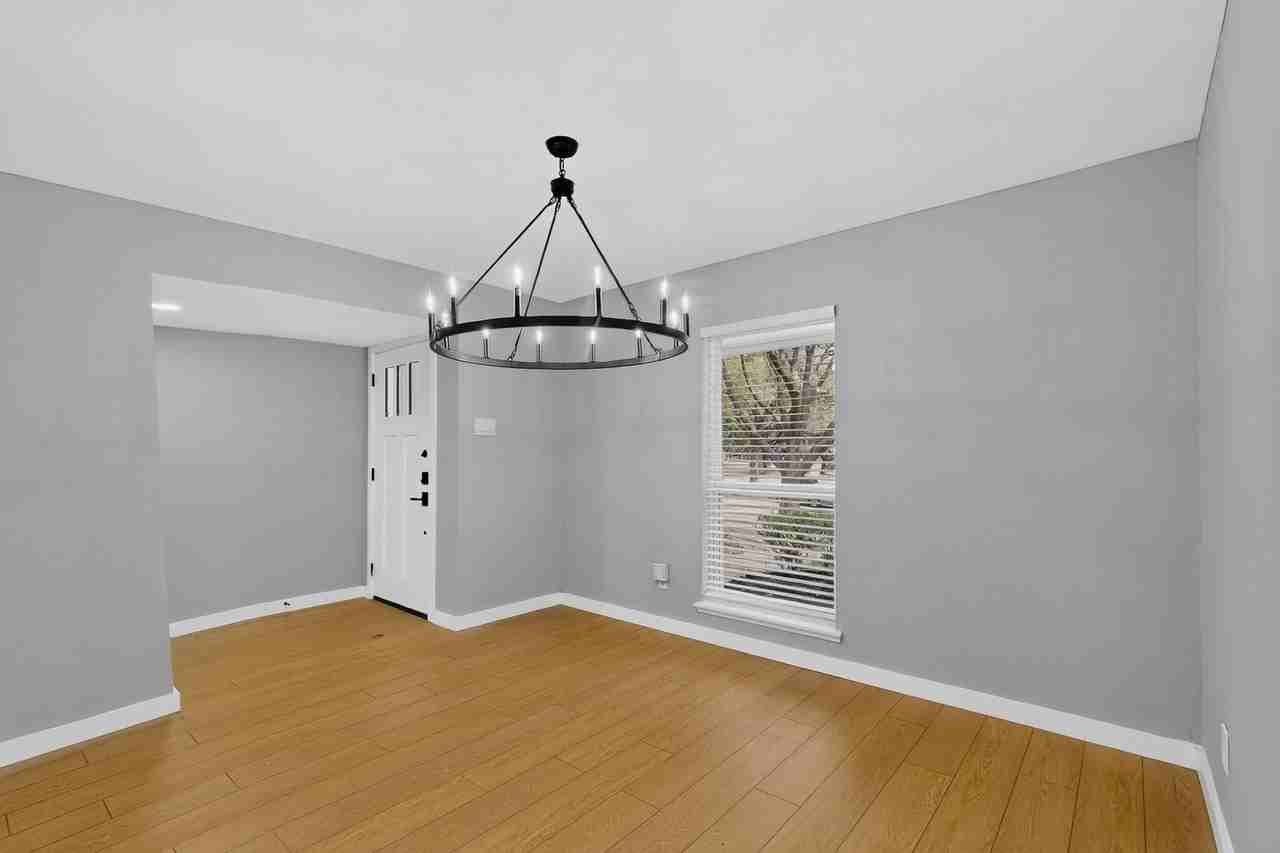5013 Windy Meadow Dr - Photo 7 of 44