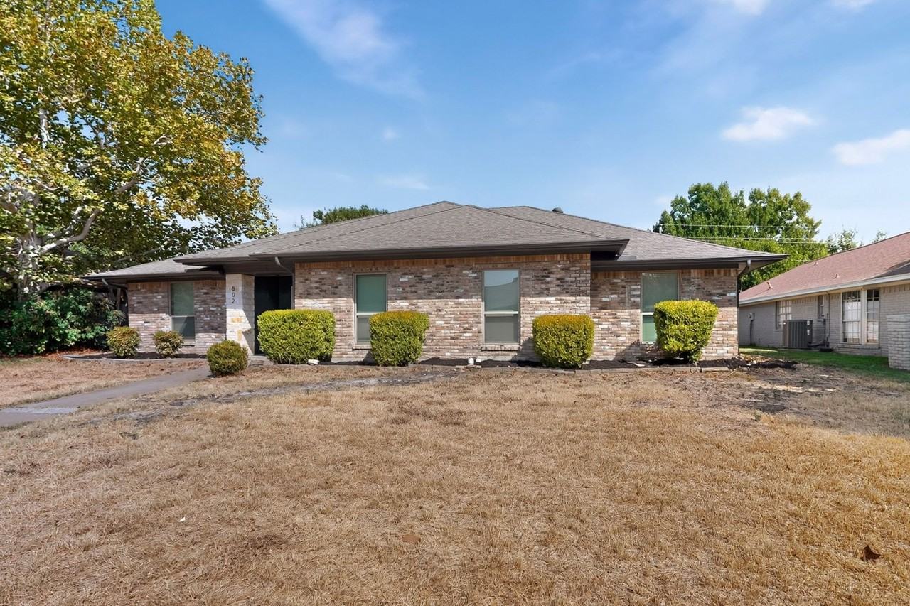802 Sandy Trail Dr - Photo 5 of 48