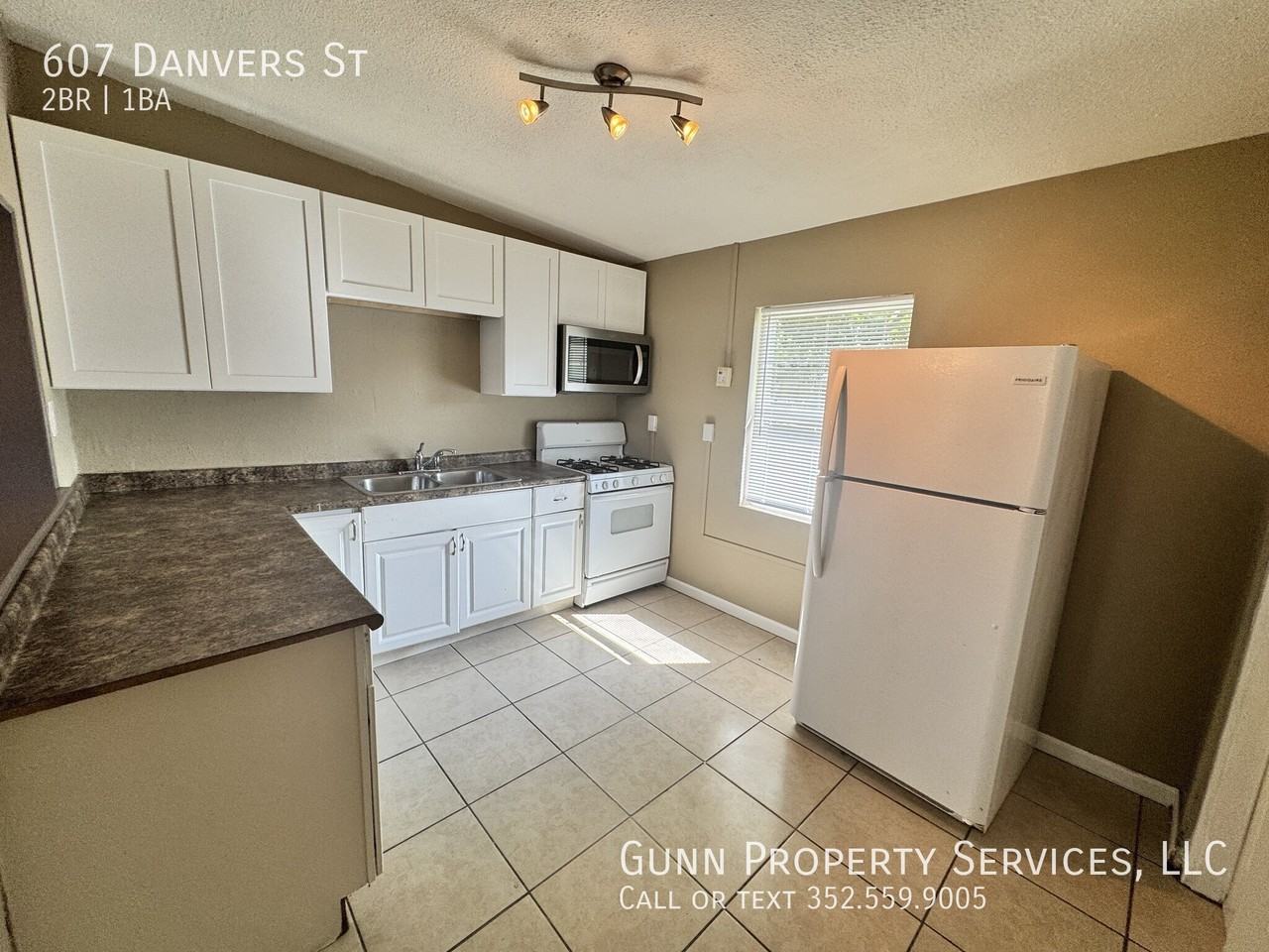 607 Danvers St - Photo 4 of 17
